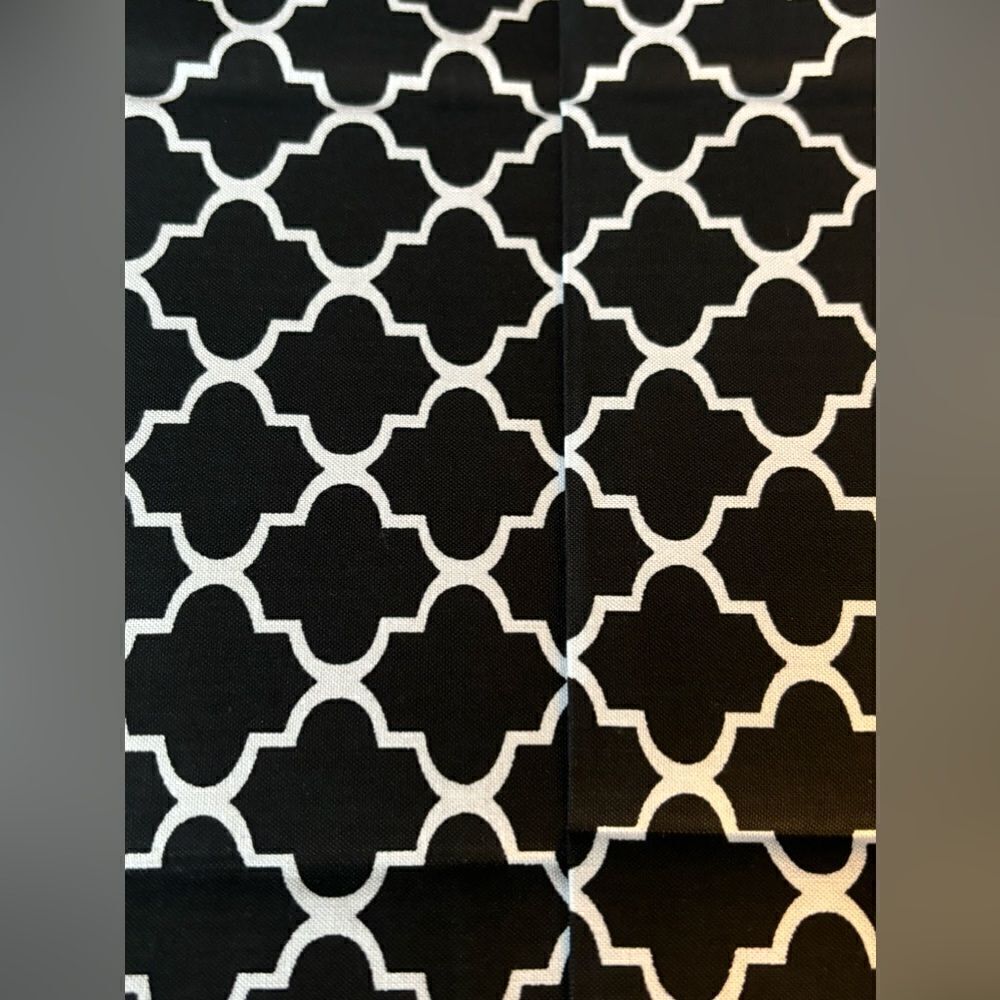 NEW Black Quatrefoil Inspirations Fat Quarter 18” x 21”